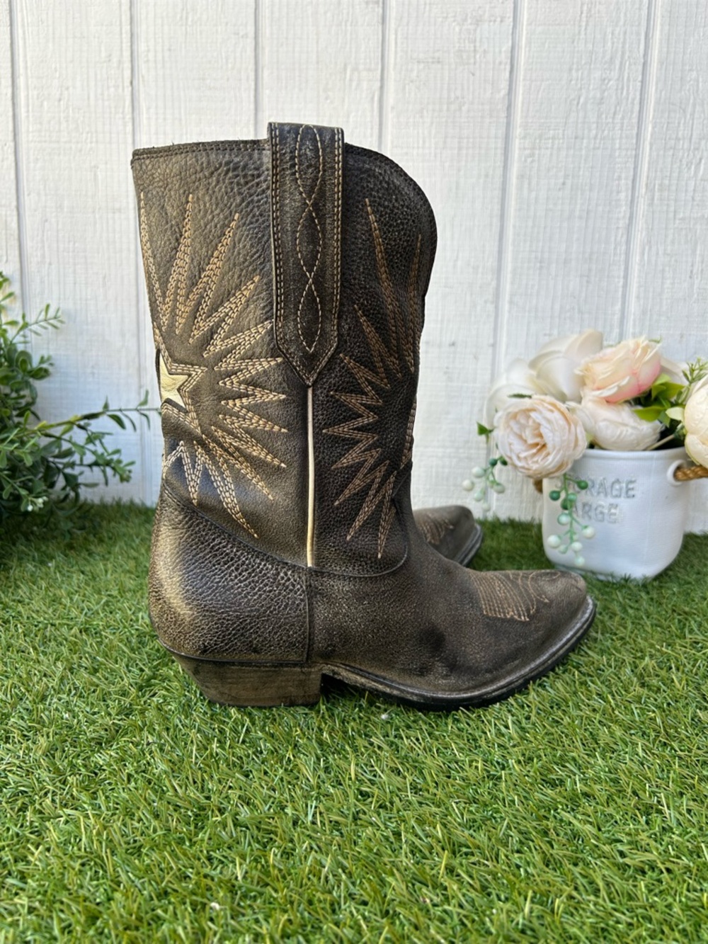 GOLDEN GOOSE
Women low Wish Star boots in black leather with silver star Sz 36 - Picture 7 of 16
